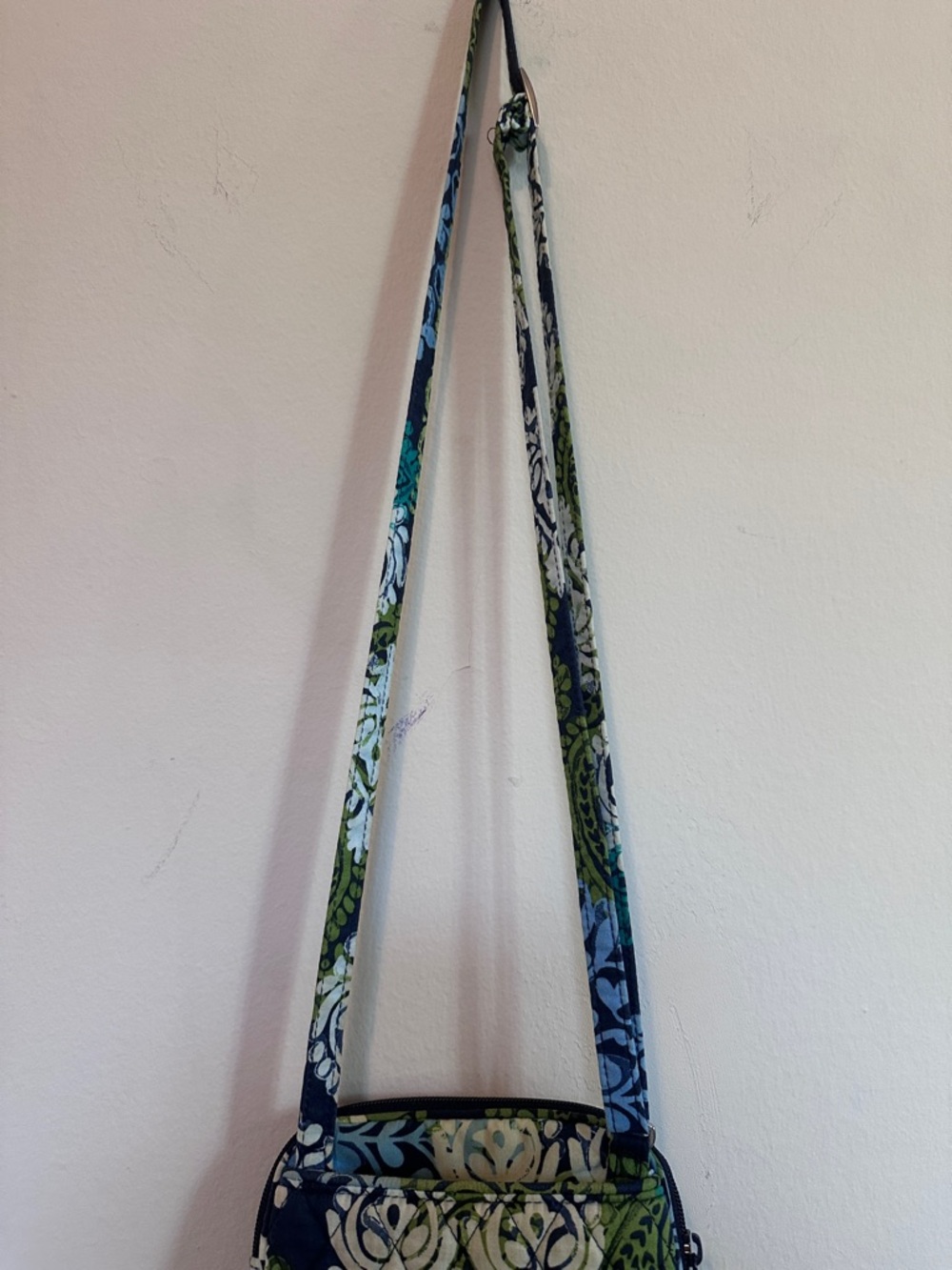 EUC Vera Bradley Crossbody Bag in Retired Caribbean Sea Paisley Green Pattern - Picture 9 of 9